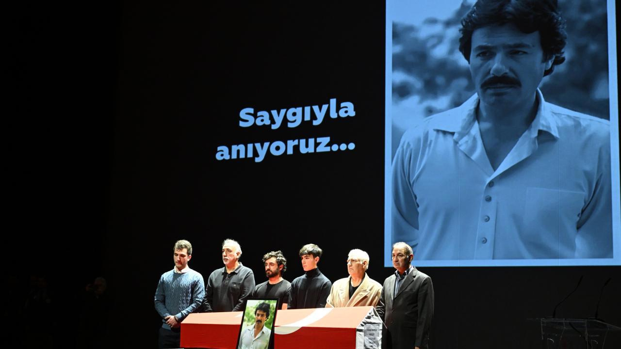 Ferdi Tayfur'un Anısına AKM'de Tören Düzenlendi
