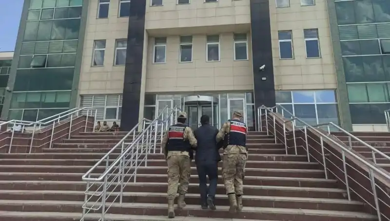 Hapis Cezası ile Aranan Şahıs Saklandığı Yerde Yakaladı, Olayın Ayrıntıları Şok Edici