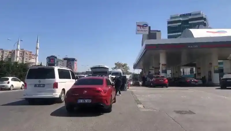 Deprem Sonrası Akaryakıt İstasyonlarında Oluşan Kuyruklar: Neden, Etkileri ve Çözümler