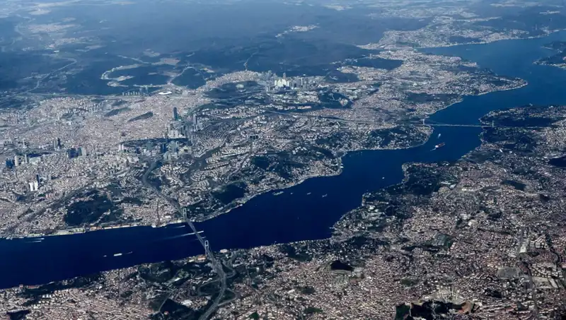 Bahar ile Birlikte İstanbul Hava Trafiği Canlandı: Pilotun İlginç İletişimi