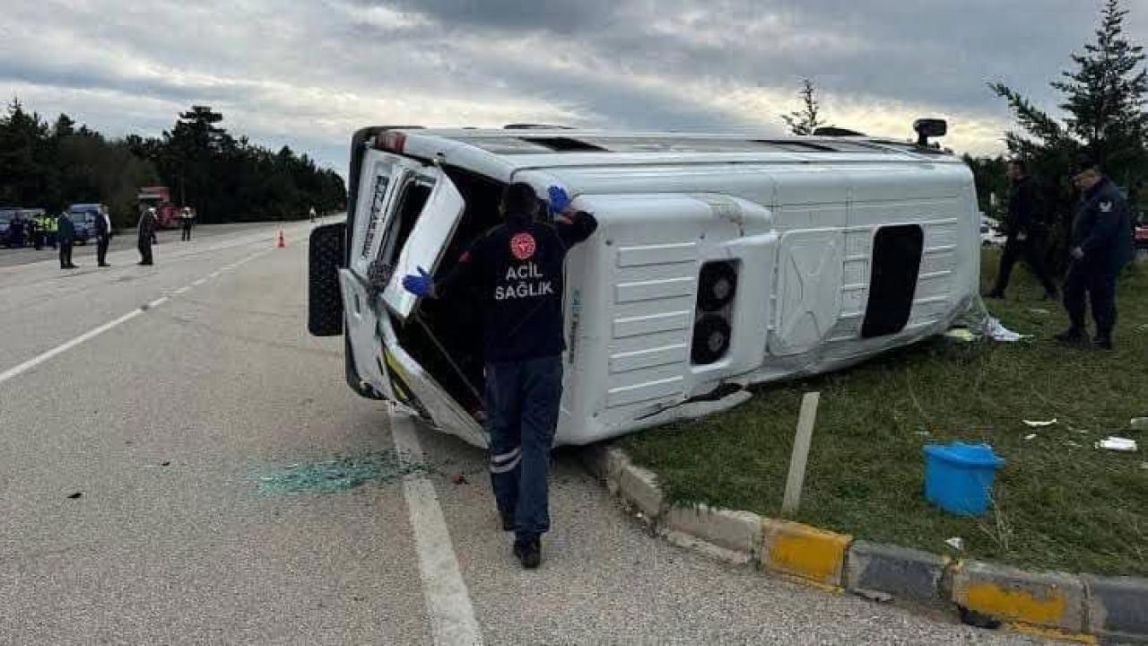 Balıkesir'de Okul Servisi ve Tır Çarpıştı, 8 Öğrencinin Durumu Ağır