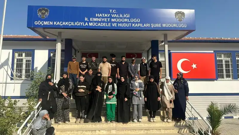 Göçmenlerin Zorlu Yolculuğunda Yakalanan 24 Kişi: İlginç Detaylar
