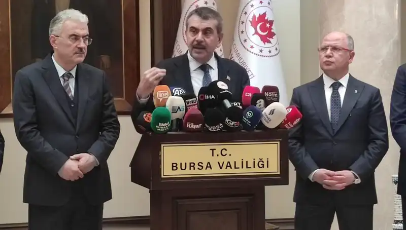 Bakan Tekin: Protestolara Katılan Çalışanlara Yapılacak Yaptırımlar Hakkında Uyardı