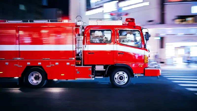Tokyo'da Patlayan Yangın: İki Kişi Yaralandı ve Panik Yaratıldı