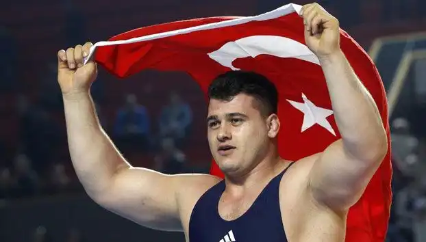 Milli Güreş Mahnisi: Rıza Kayaalp’e Şok Men Cezası ile Gündem Depremi!