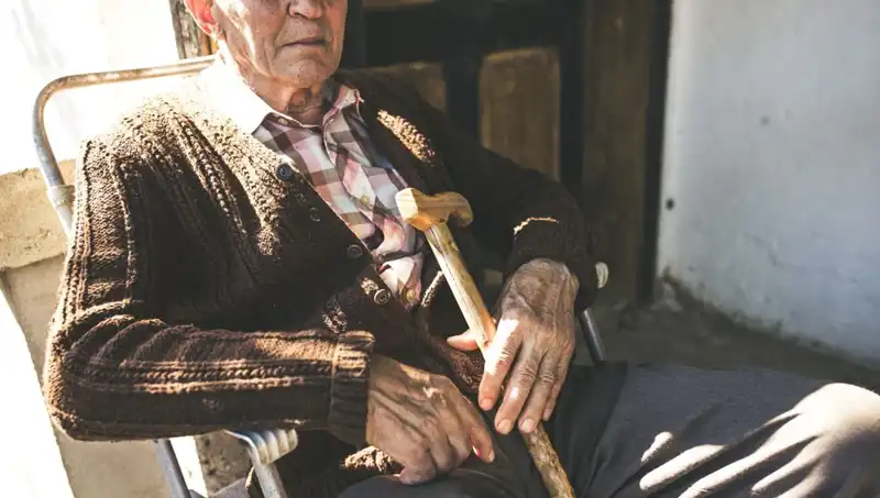 100 Yaşındaki Bireylerin 16’sında Depresyon: Yalnızlık ve İlgi Eksikliği Alzheimer Riski Taşıyor