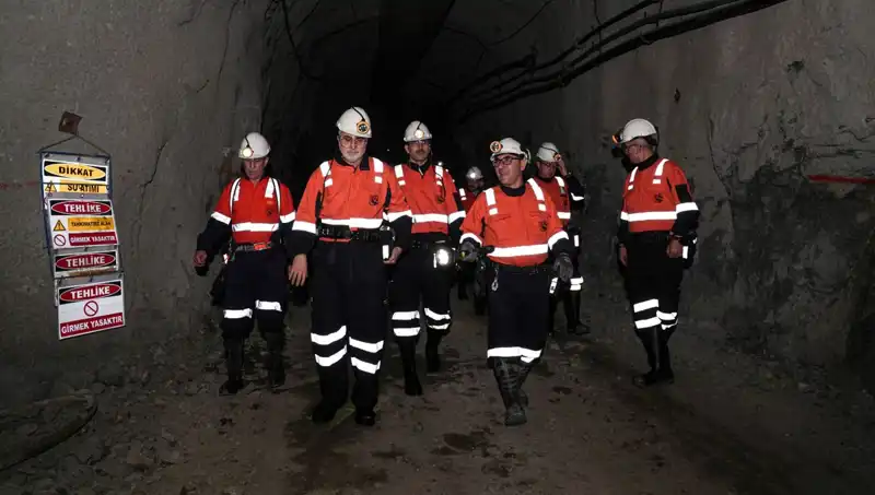 Bakan Işıkhan, Altın Madeninde Yer Altındaki Hedefleri İnceledi
