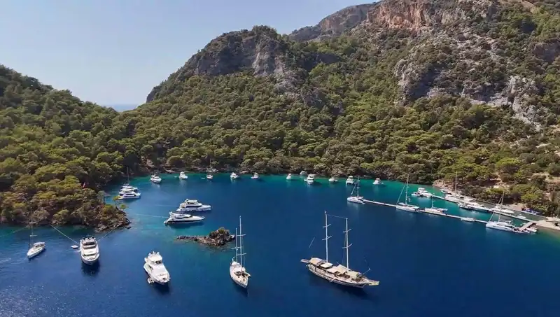 Göcek'te Serin Sular ve Sessizlik: Yeni Müzik Yasağıyla Koylar Değişiyor