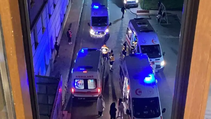 53 Öğrenci Akşam Yemeğinden Zehirlenerek Hastaneye Kaldırıldı