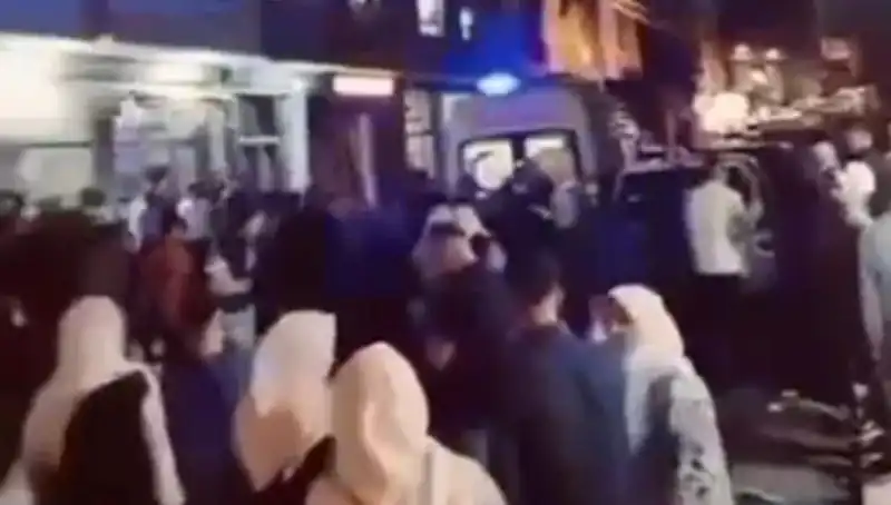 14 Yaşındaki Kader Balkondan Düşerek Hayati Tehlike Altında