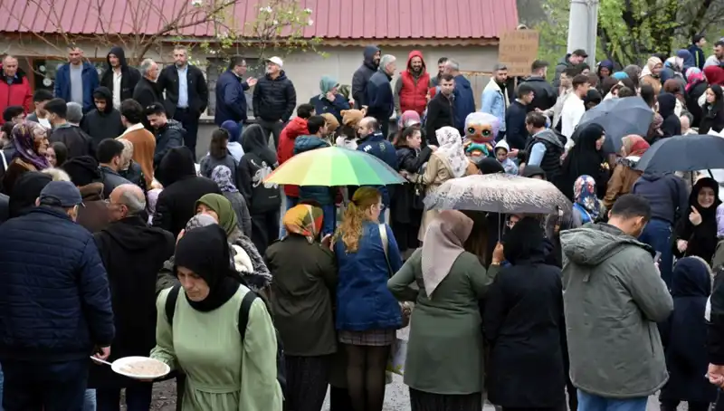 Geleneksel Bayramlaşma Töreninde 12 Bin Kişi Buluşturdu!