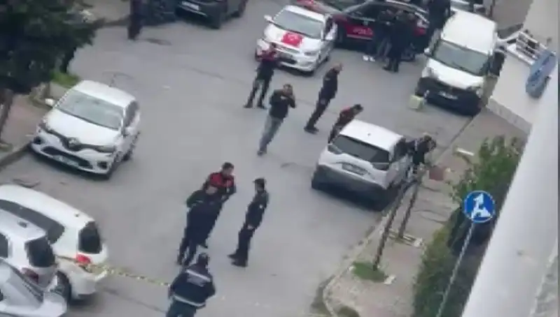 Yolda Yürüyen Bir Adam Kurşun Yağmuruna Tutuldu: O Anlar Korkunçtu!