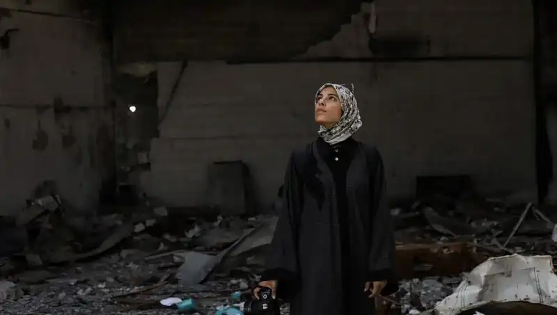 Gazze’de Ölümle Yüzleşen Fatma’nın Cesur Tanıklığı: Bir Foto Muhabirin Hikayesi