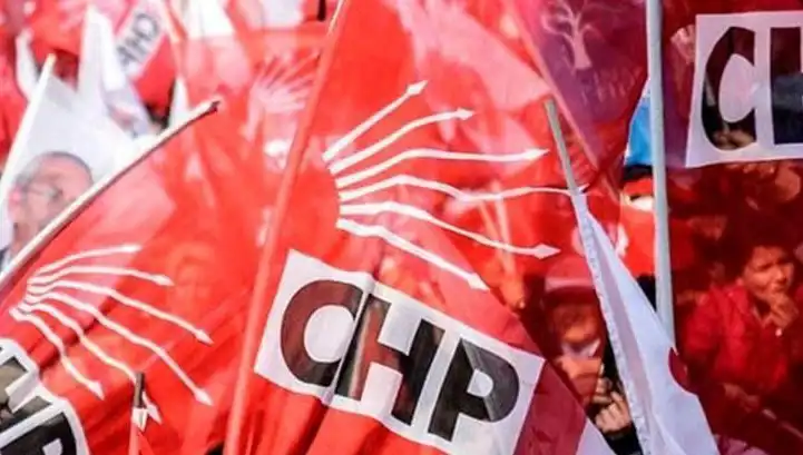 CHP’de Sürpriz Karar: Ataşehir, Esenyurt ve Sarıyer İlçe Kongreleri İptal Edildi