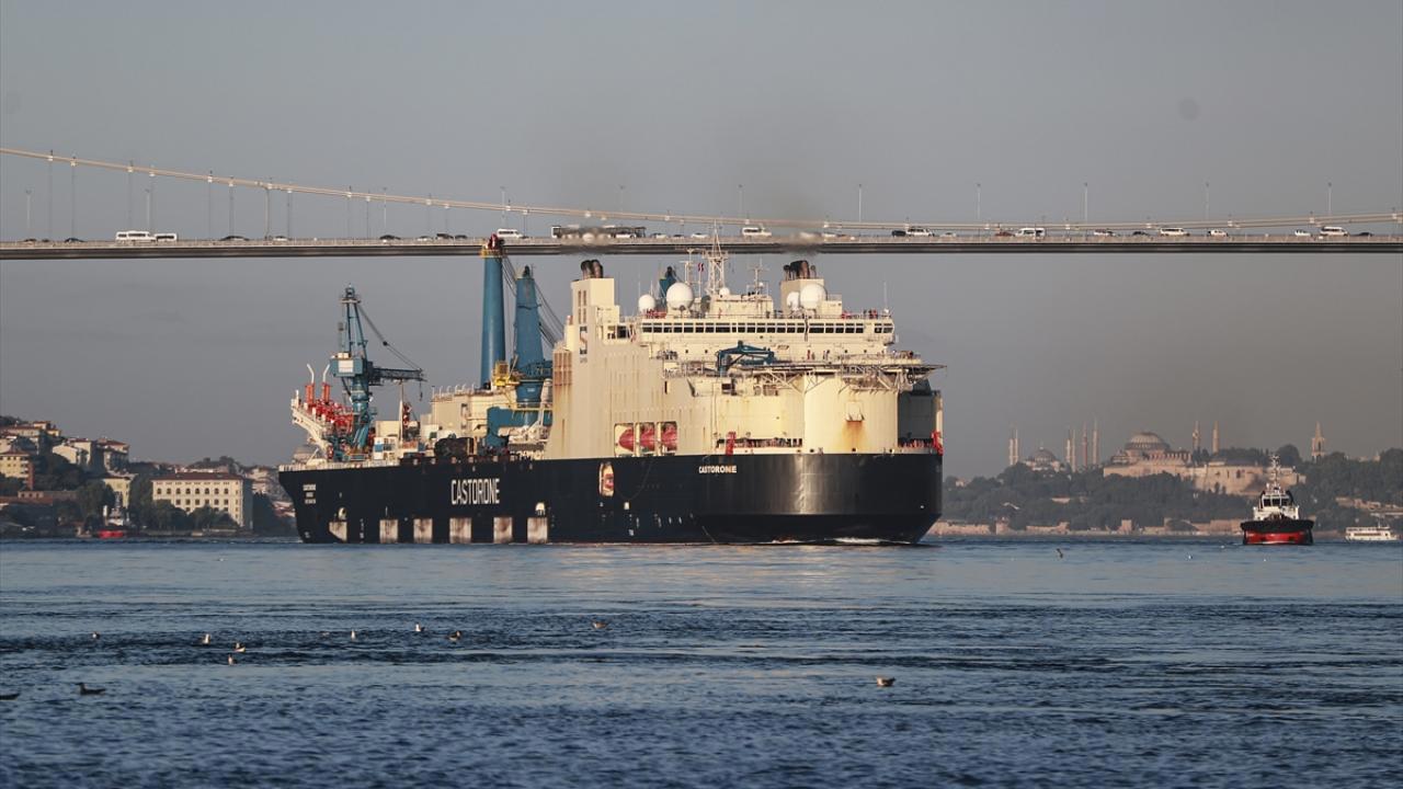İstanbul Boğazı'nda Gemi Trafiği Durduruldu