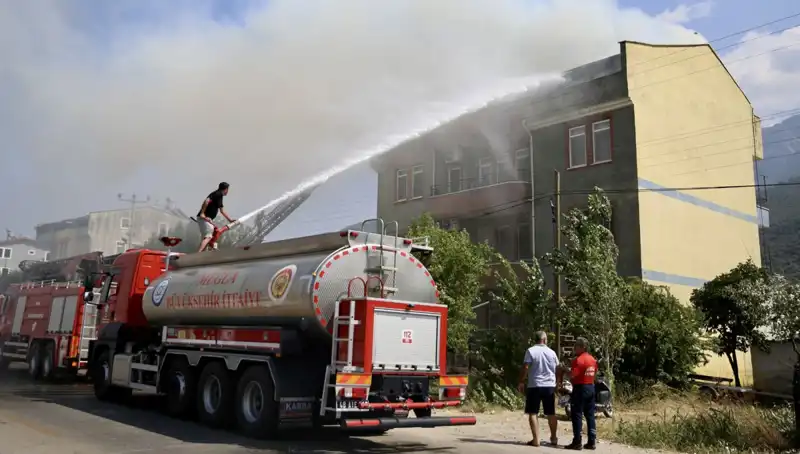 Çatı Katı Yangını, Şehrin Merkezi Bölgesinde Korku Dolu Anlar Yaşattı