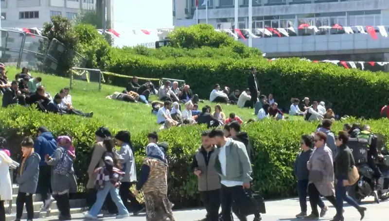 Taksim’de Deprem Yoğunluğu: İstanbul’un Kalbinde Endişe Verici Gelişmeler