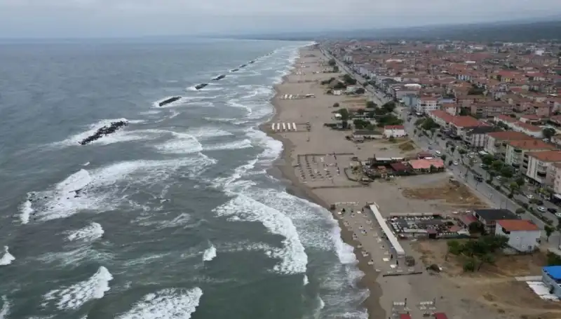 Sakarya’da Deniz Keyfine Sınırlama: İki İlçede Giriş Yasaklandı