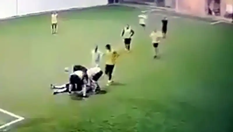 Halı Sahada Facia: 3 Çocuk Babası Hayatını Kaybetti