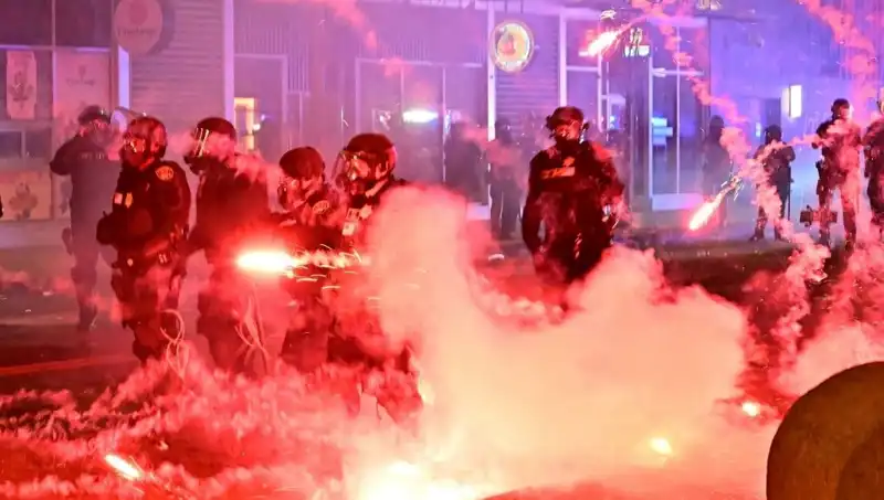 Amerika'da Protesto Dalgası: Los Angeles'tan Ülke Genelinde Isyan Yayılıyor