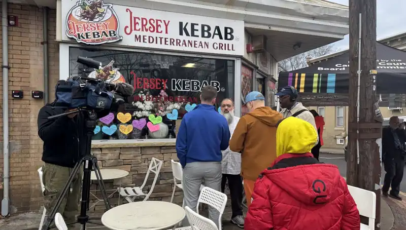 Türk Aile Trumpzede Oldu: Yeşil Kart Beklerken Gözaltına Alındılar!