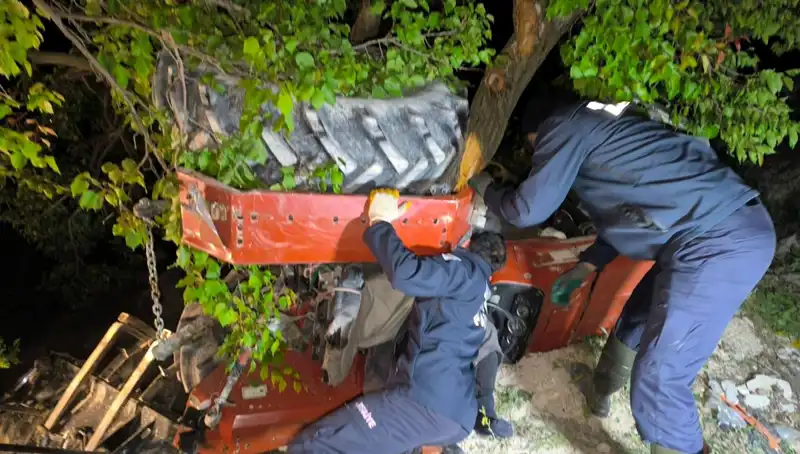 Kontrolden Çıkan Traktör Devrildi: Trajik Kazada Sürücü Hayatını Kaybetti